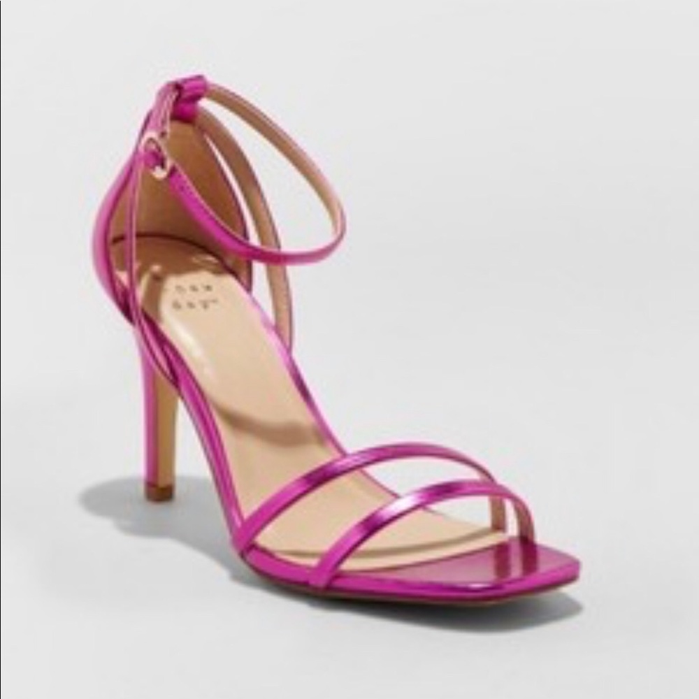 Shoes women size  new with the tags